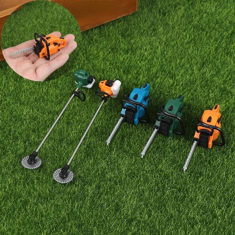 Gardening Tools Repair - 1 個シミュレーション修復ツール鋸 1:12 ドールハウスミニチュアチェーン芝刈り機庭の装飾家具アクセサリー