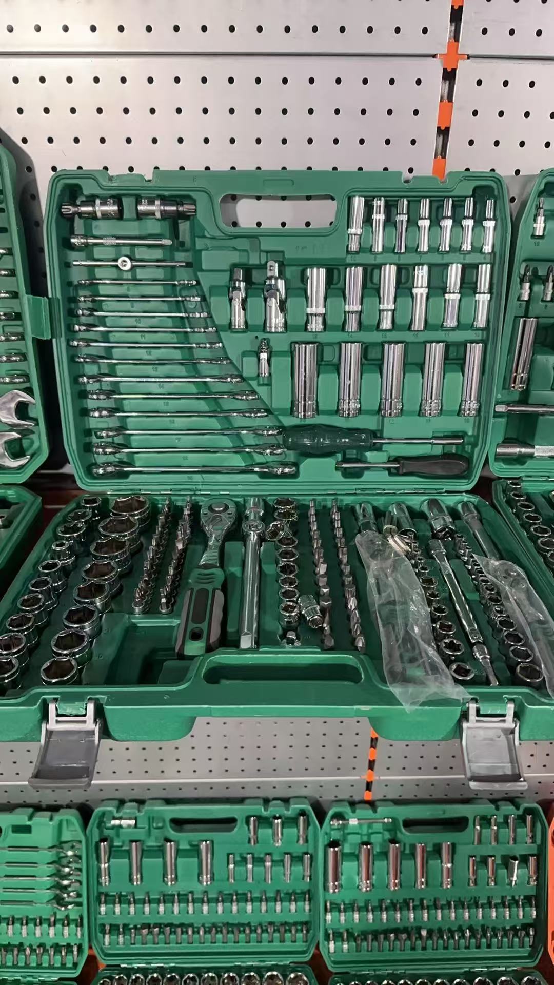 216ピースDIY自動車修理ツールキット、ハンドパワーソース - Gardening Tools Repair のレビューと価格