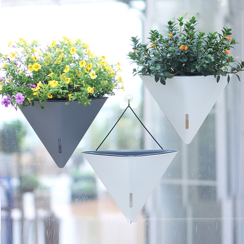 ファッション三角形壁掛け植木鉢、自動給水式吊り下げプランター - Hanging Planter Basket のレビューと価格